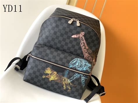 replica abbigliamento louis vuitton